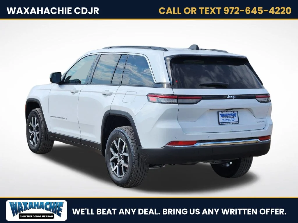New 2027 Bright White Clear-Coat Paint Jeep Laredo image 3