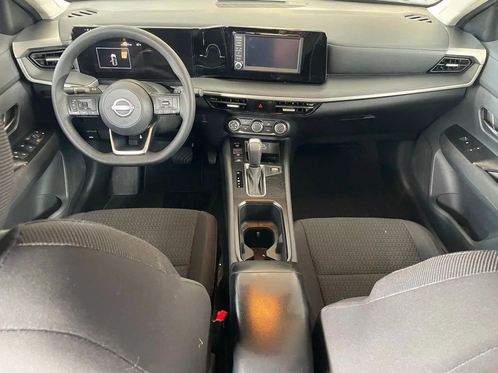 Used 2025 Blue Nissan S image 11