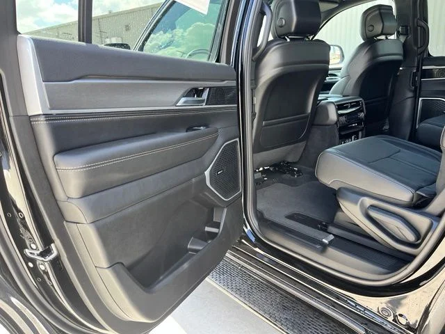 New 2026 High Gloss Black Exterior Paint Jeep  image 17