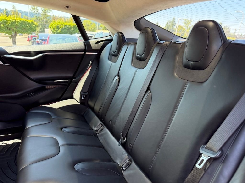 Used 2018 Sangria Metallic Clearcoat Jeep Overland image 11