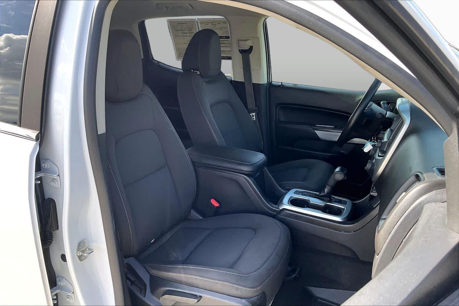 Used 2018 Summit White Chevrolet 4WD LT image 9