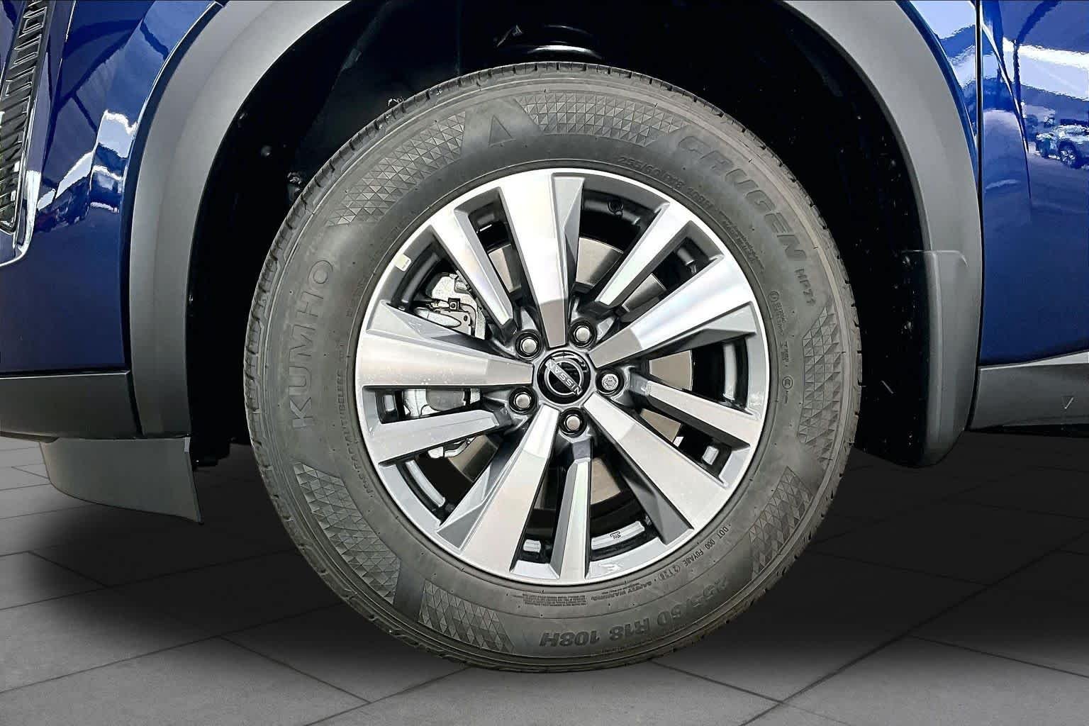 New 2026 Deep Ocean Blue Pearl Nissan SL image 9