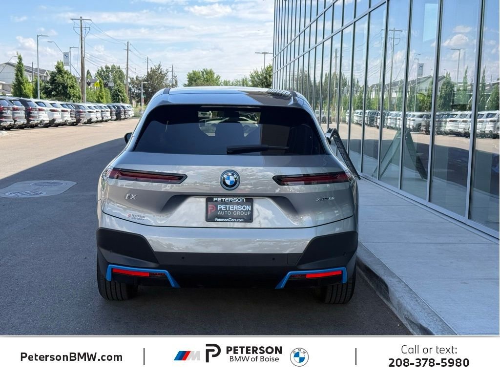 Used 2024 Gray BMW xDrive50 image 4