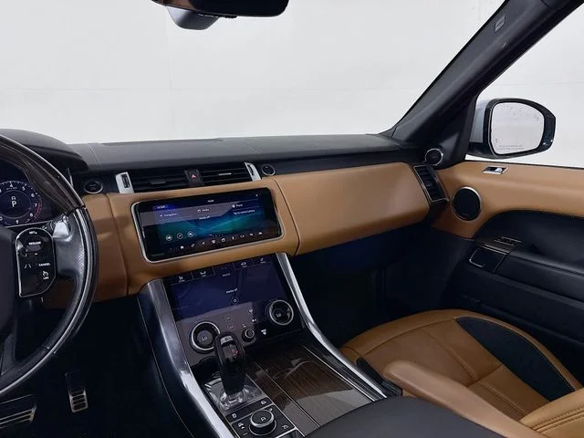 Used 2020 White Land Rover HSE Dynamic image 26