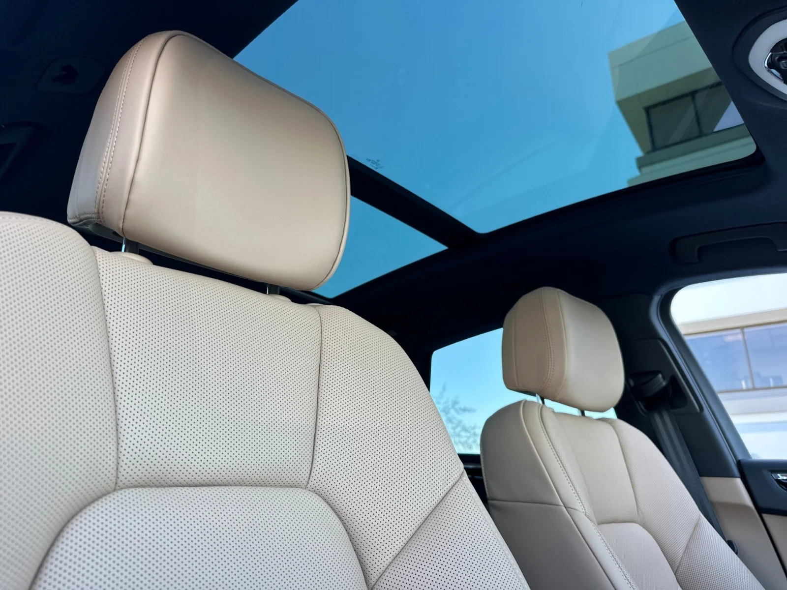 2026 Porsche Macan - Photo 17