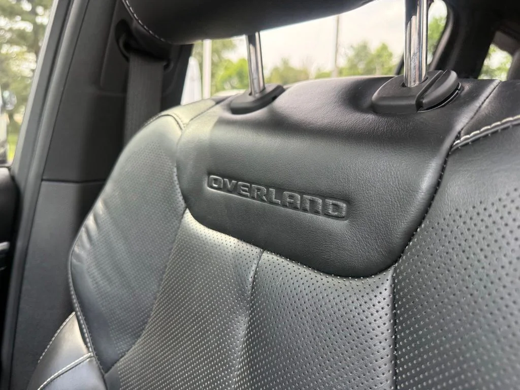 Used 2021 White/off-white Jeep Overland image 29