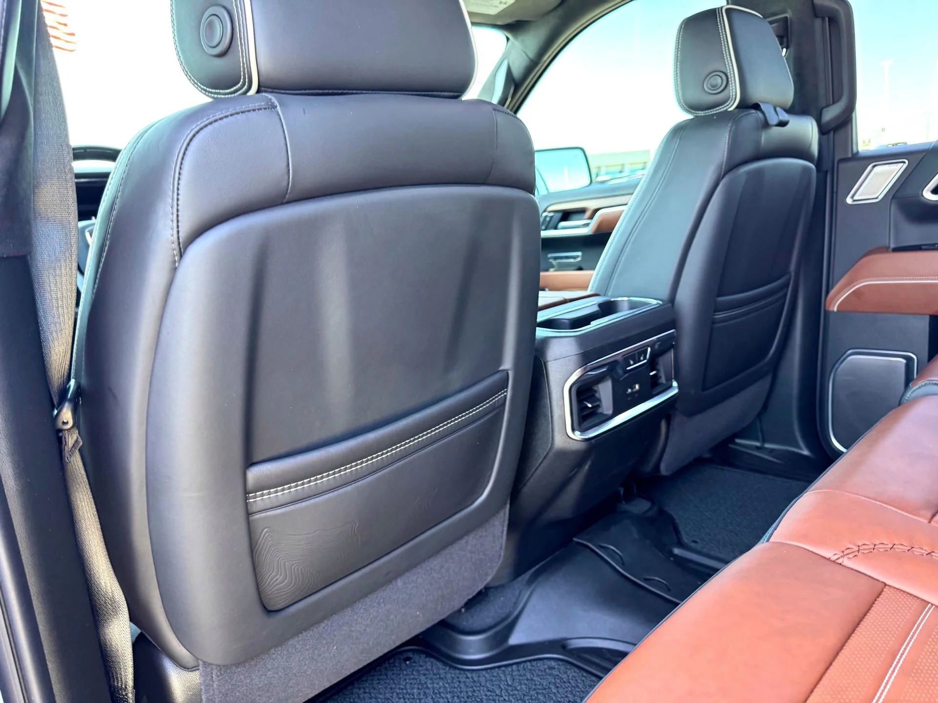 Used 2025 Downpour Metallic GMC Denali Ultimate image 24