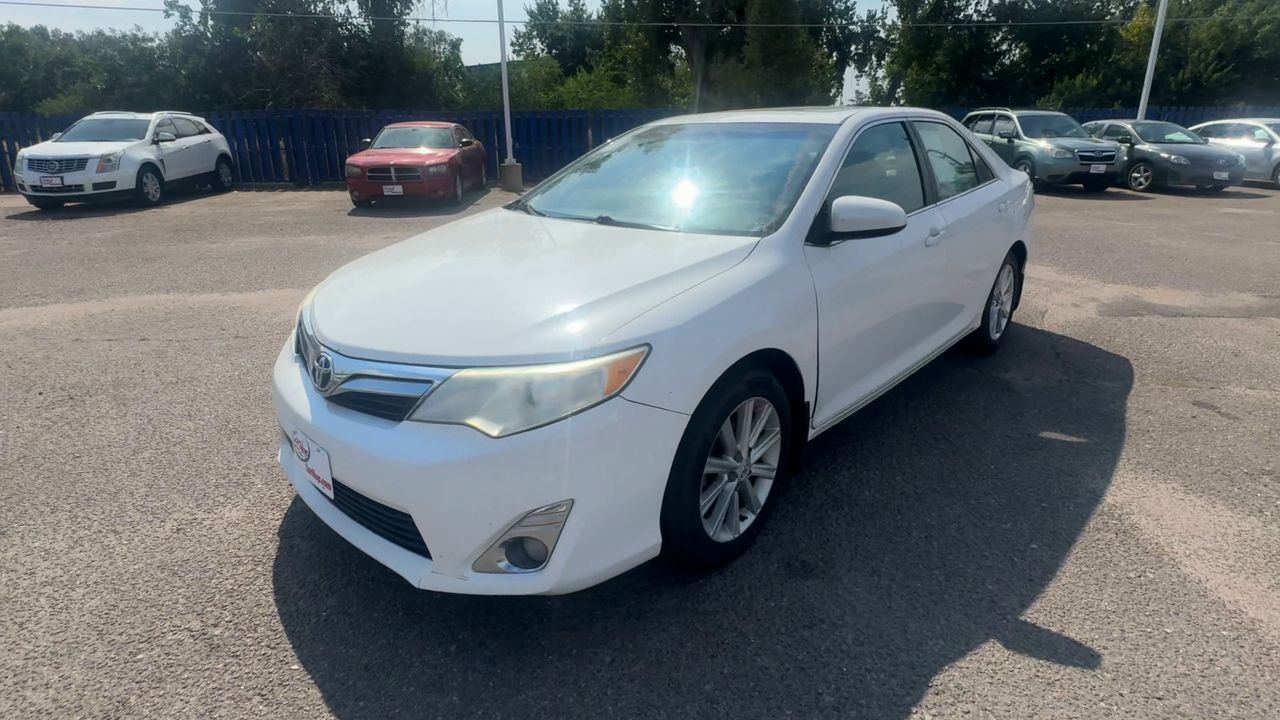 2012 Toyota Camry XLE photo 2