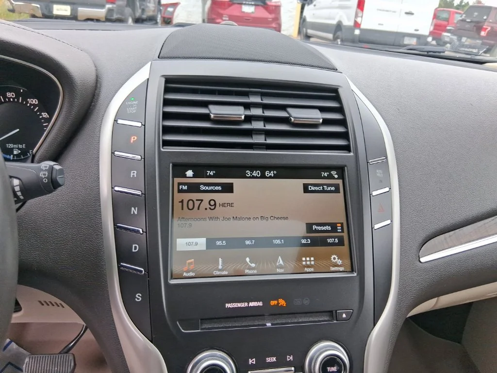 Used 2018 Diamond Lincoln Reserve image 22