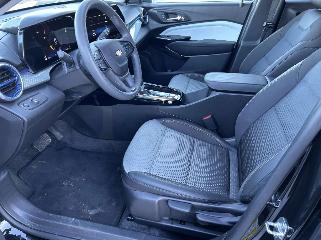 Used 2026 Mosaic Black Metallic Chevrolet LT image 17