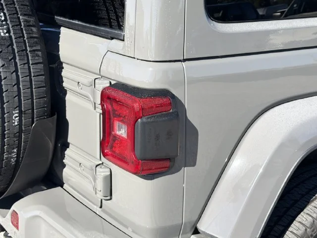 Used 2022 Gray Jeep Unlimited Sahara 4xe image 9