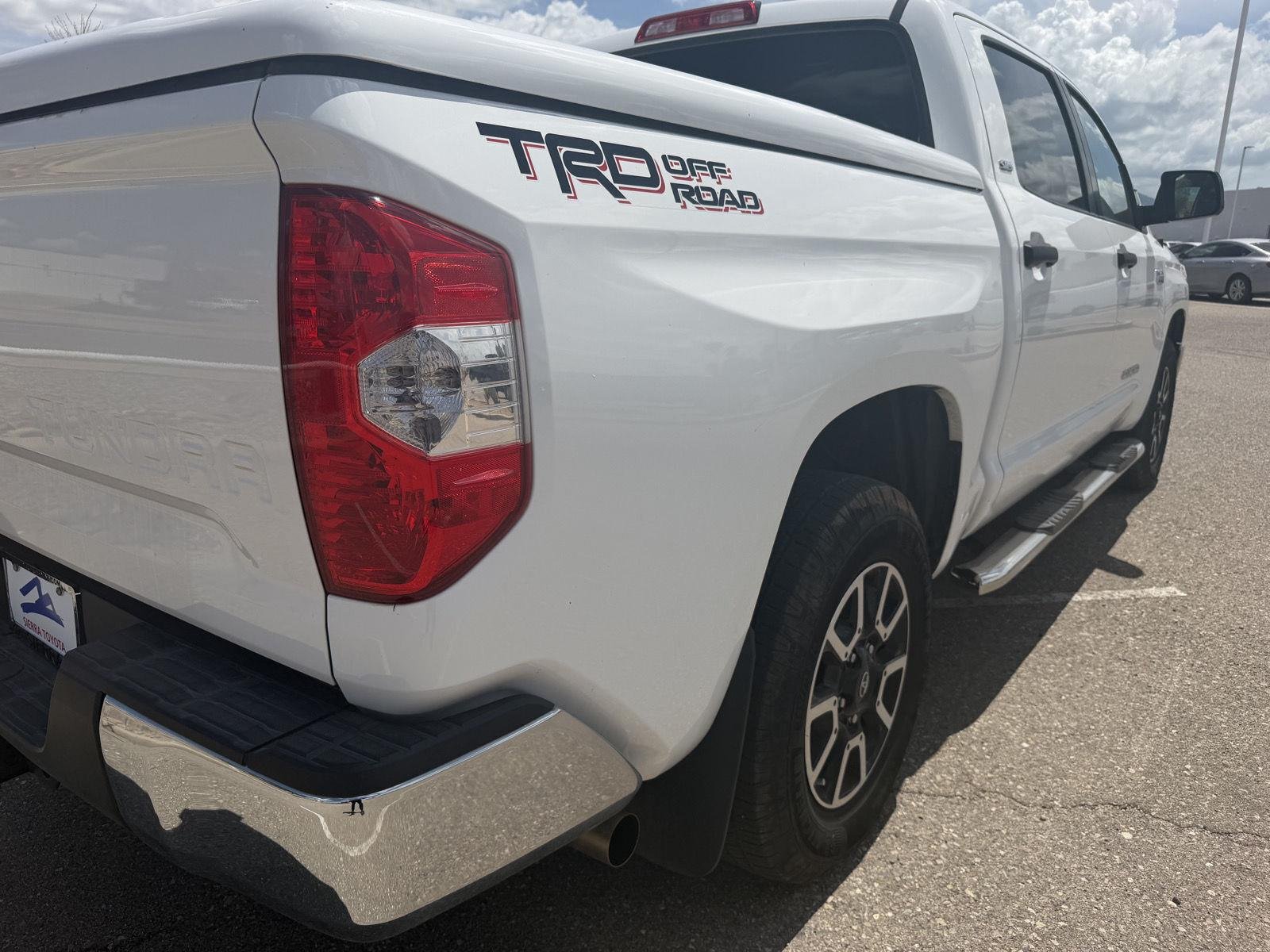 Used 2017 Super White Toyota SR5 image 12