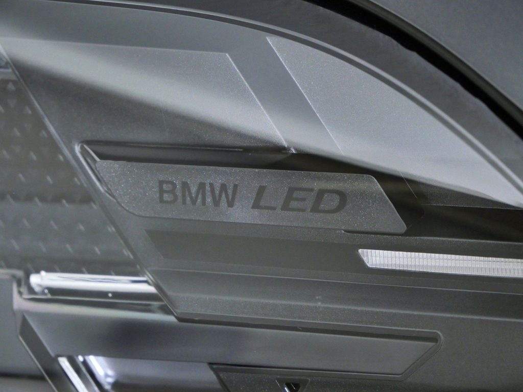New 2026 Black Sapphire Metallic BMW xDrive40i image 4