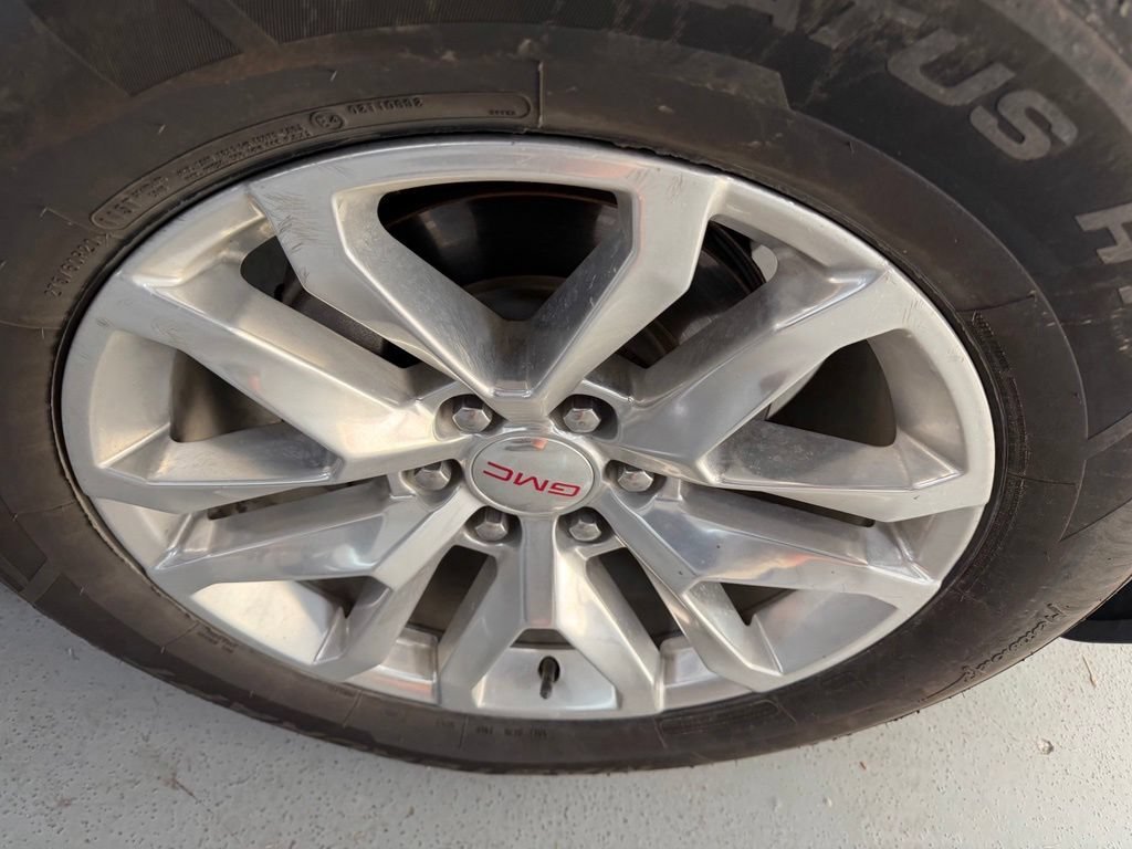 Used 2020 ONYX BLACK GMC SLT image 9