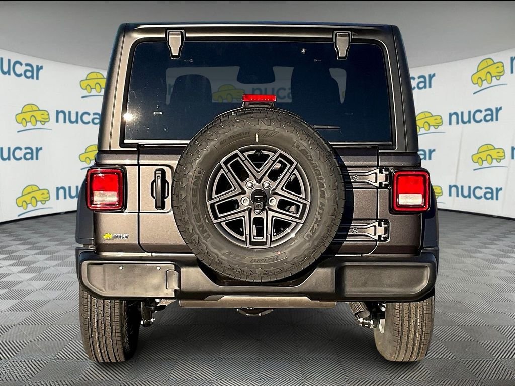 New 2026 Granite Crystal Metallic Clearcoat Jeep Sport S image 6