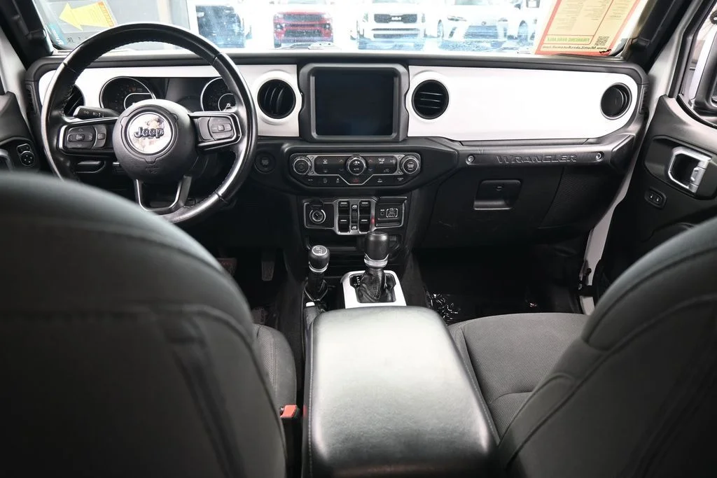 Used 2022 Bright White Clearcoat Jeep Unlimited Sport Altitude image 36