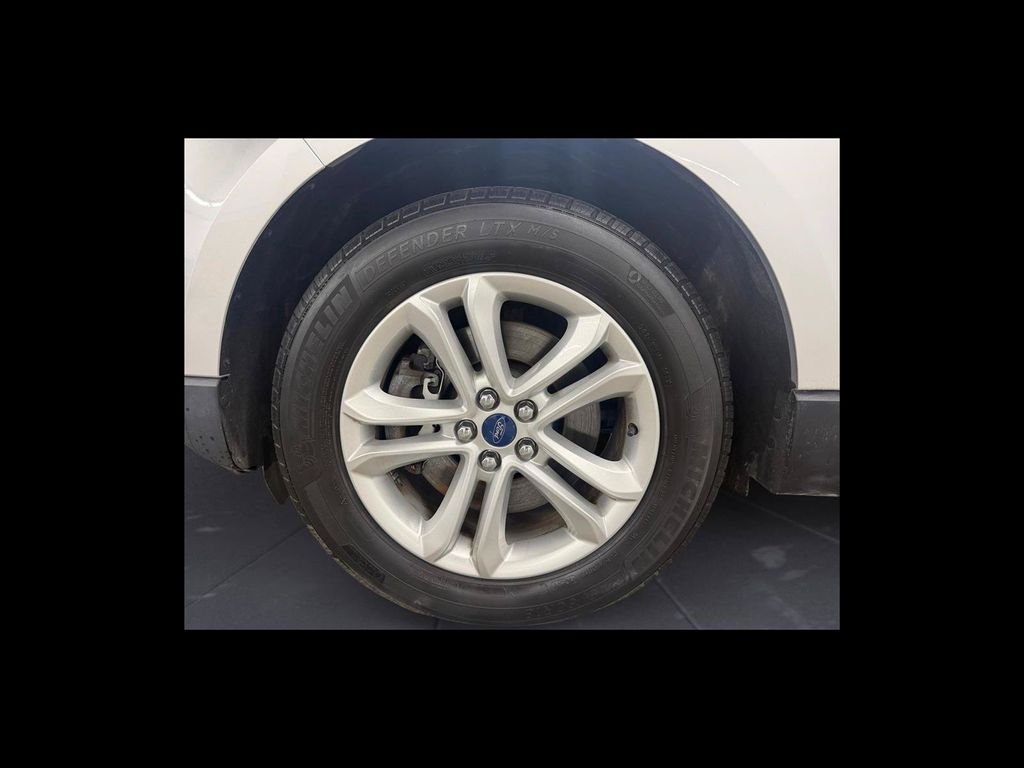 Used 2019 Silver Ford SEL image 10