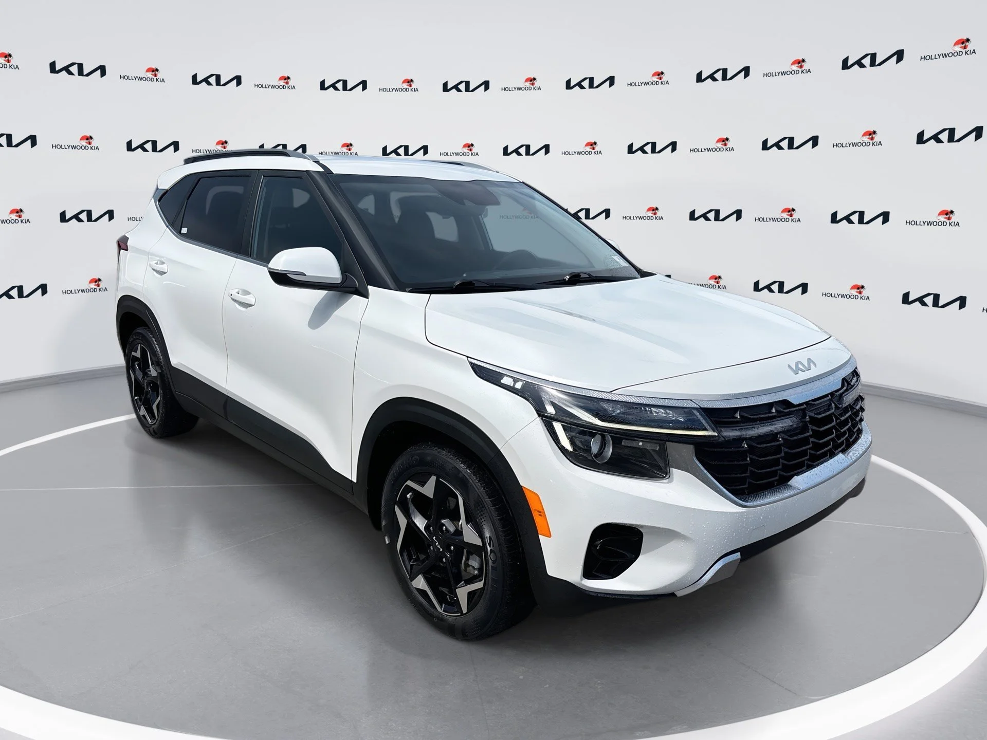 Certified Used 2024 Snow White Pearl Kia EX image 1