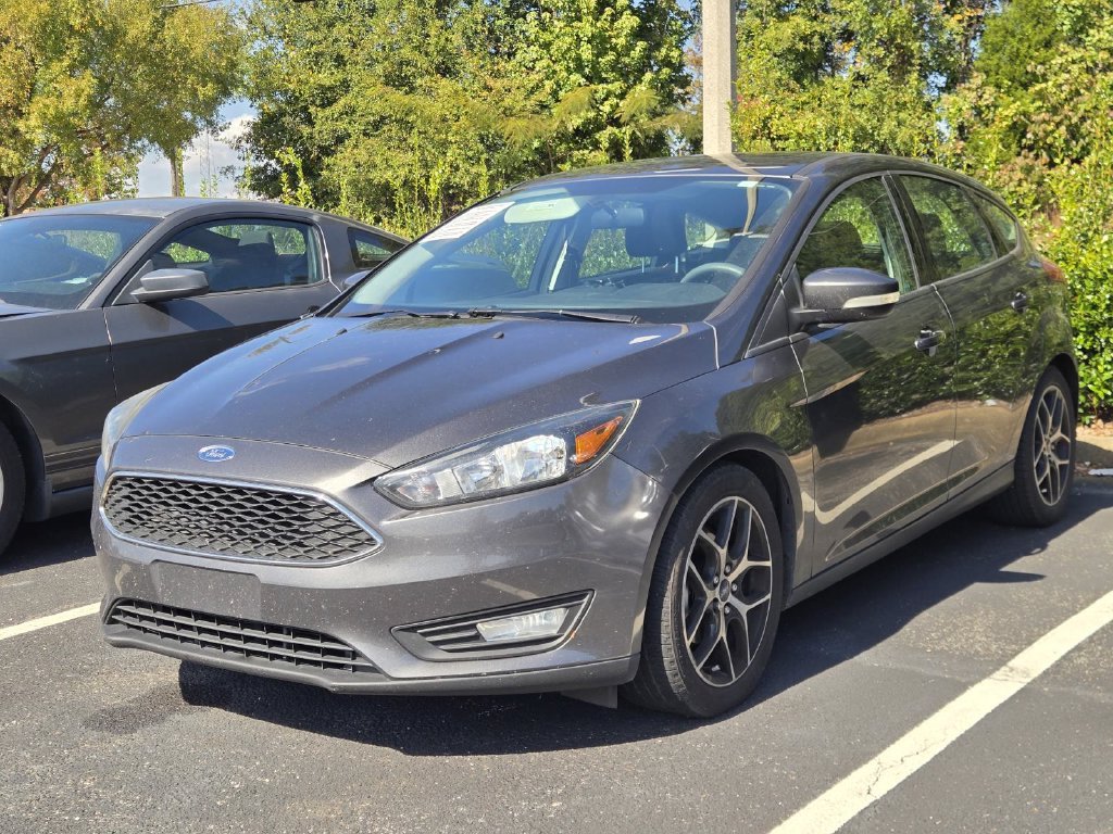 Used 2017 Gray Ford SEL image 3