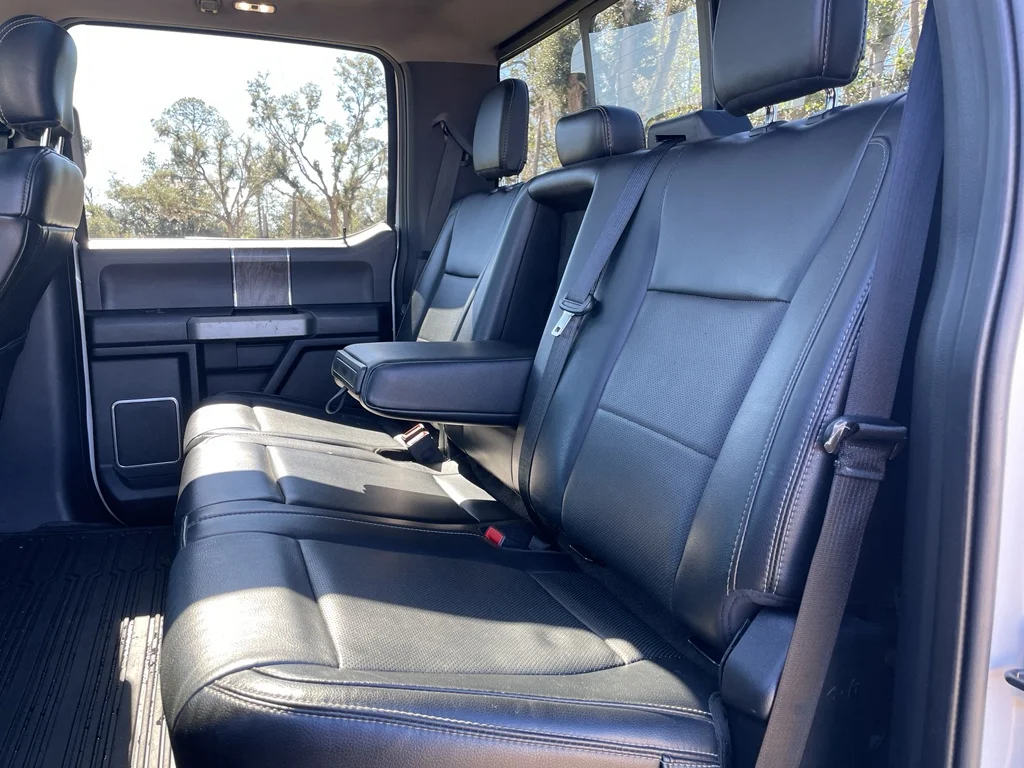 Used 2019 White Platinum Tri-Coat Metallic Ford LARIAT image 12