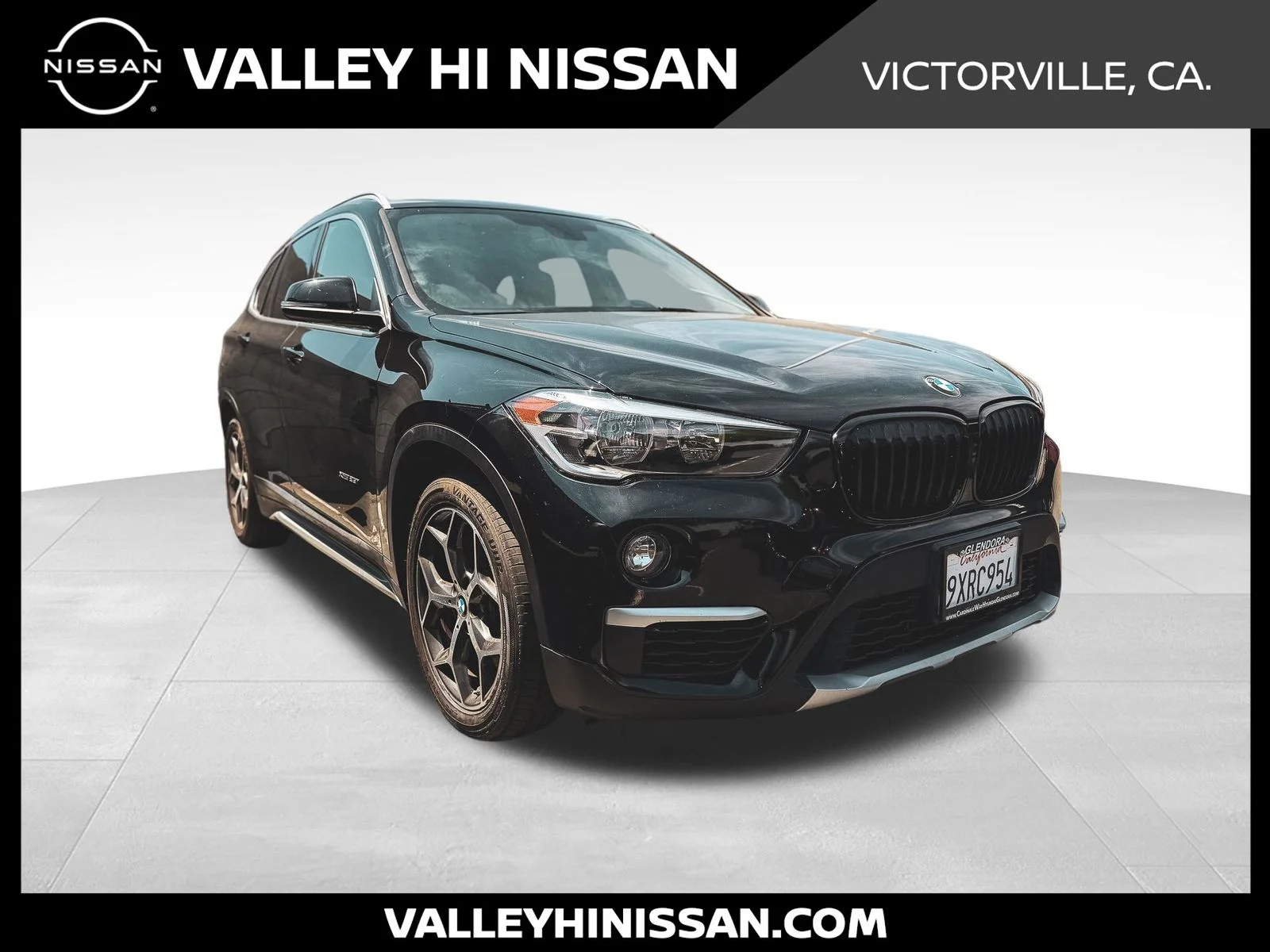Used 2018 Black BMW xDrive28i image 1