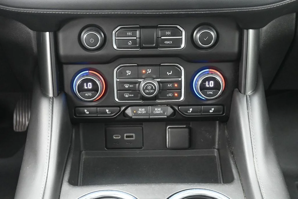 Used 2022 Gray Chevrolet Z71 image 18