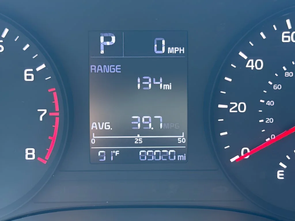 Used 2019 Red Kia S image 20
