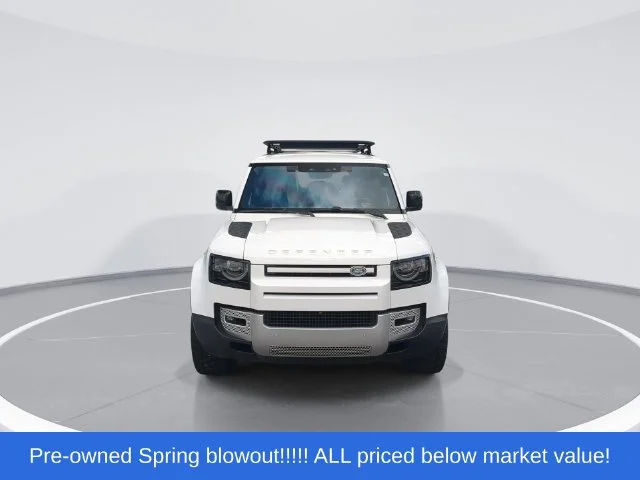 Used 2020  Land Rover SE image 3