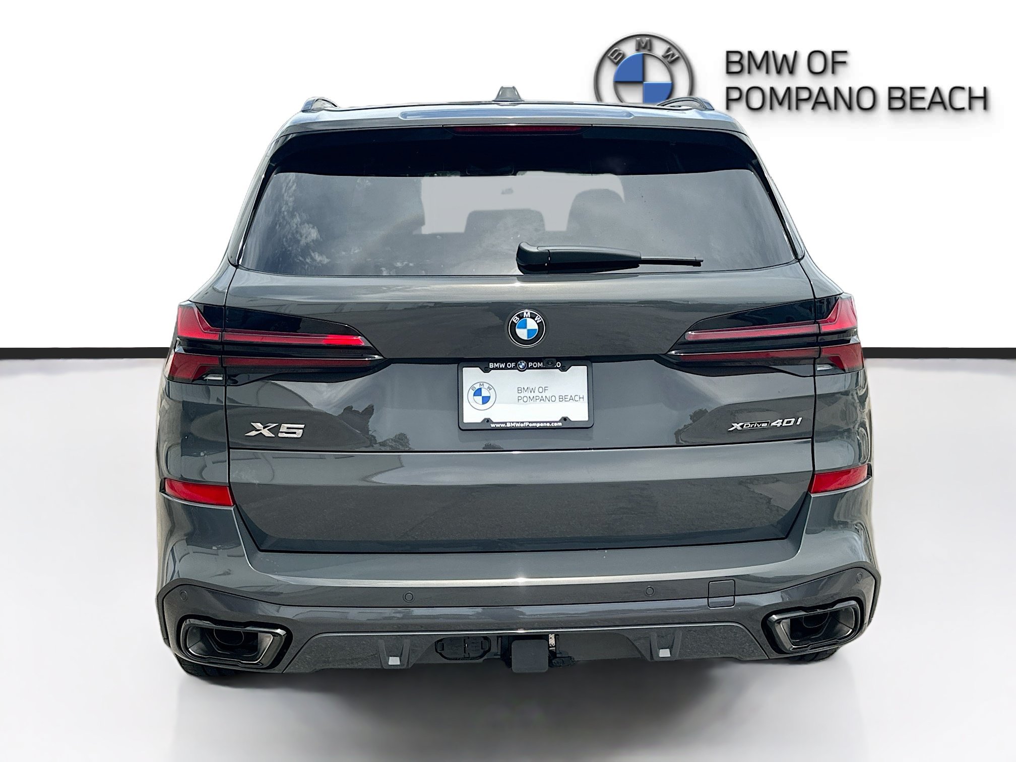 New 2026 Dravit Grey Metallic BMW xDrive40i image 5