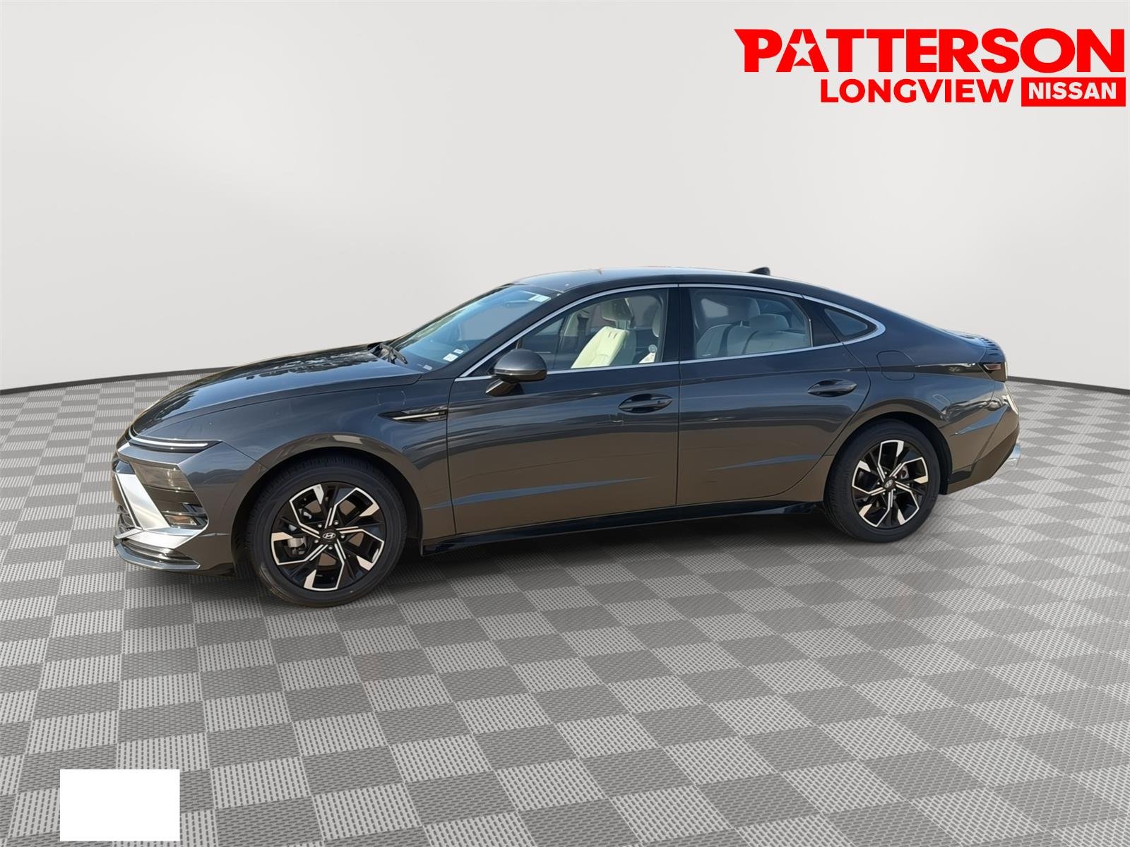 Used 2025 Portofino Gray Hyundai SEL image 4