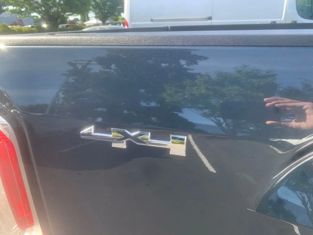 Used 2019 Dark Sky Metallic GMC SLE1 image 8