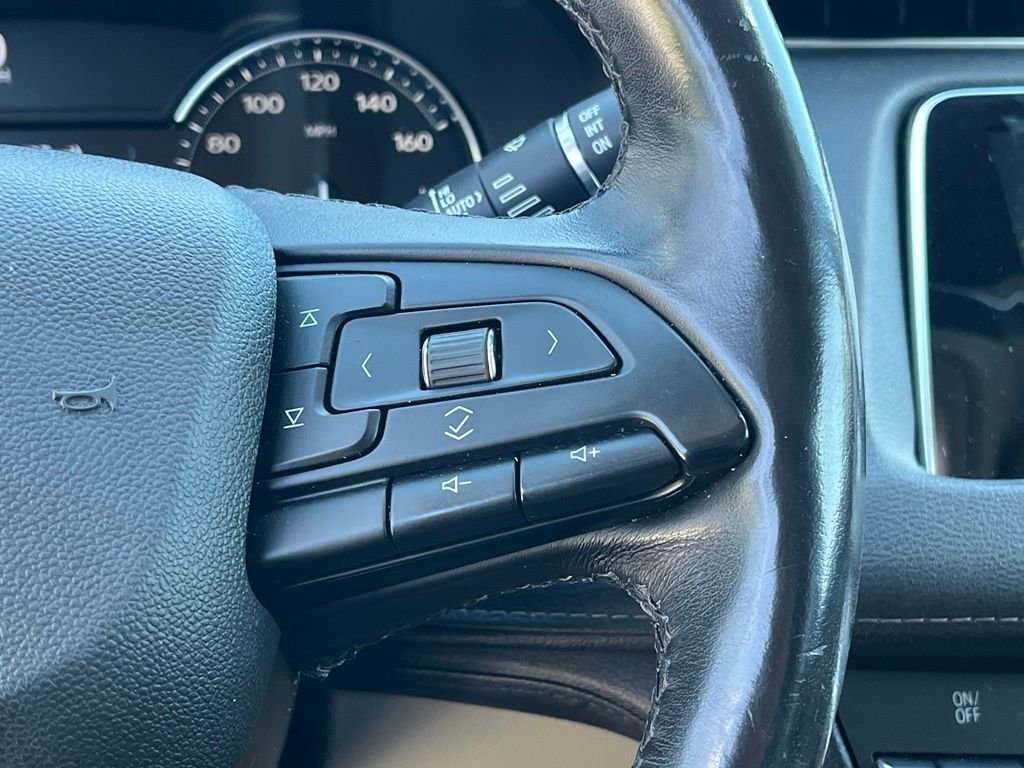 Used 2019 Silver Cadillac Premium Luxury image 32