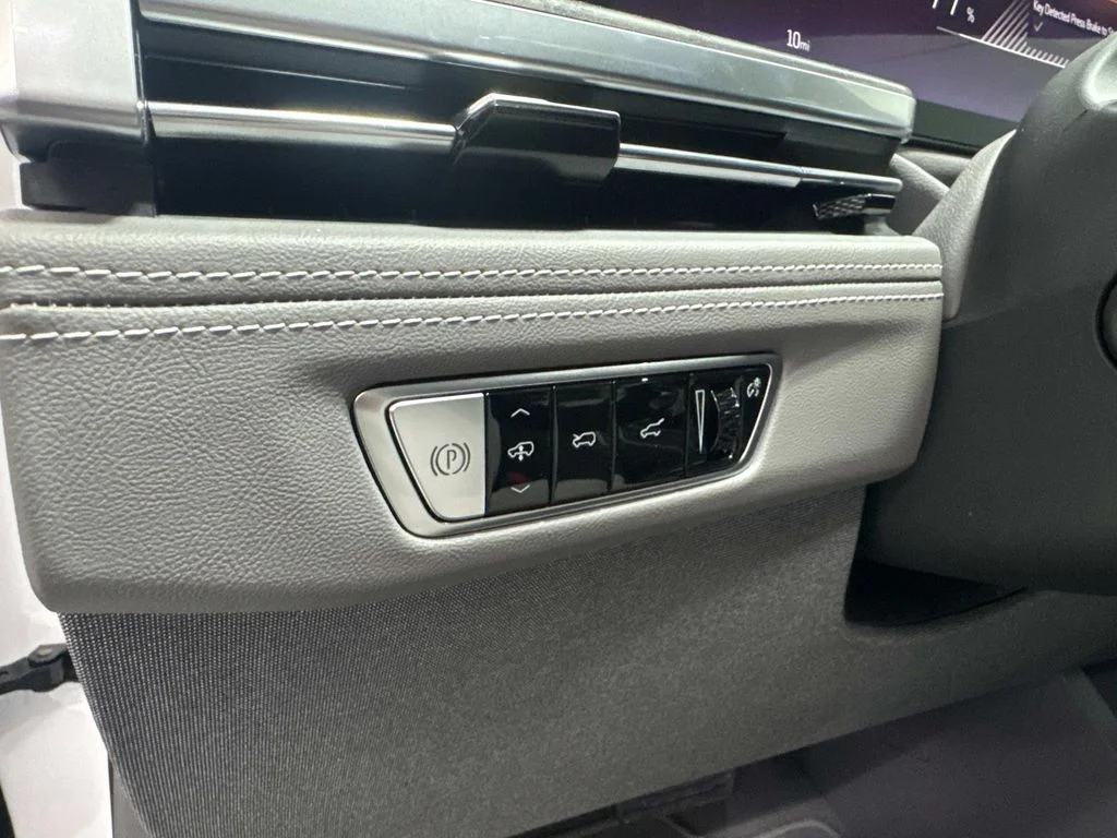 2025 Cadillac Escalade IQ Luxury 1 - Photo 16