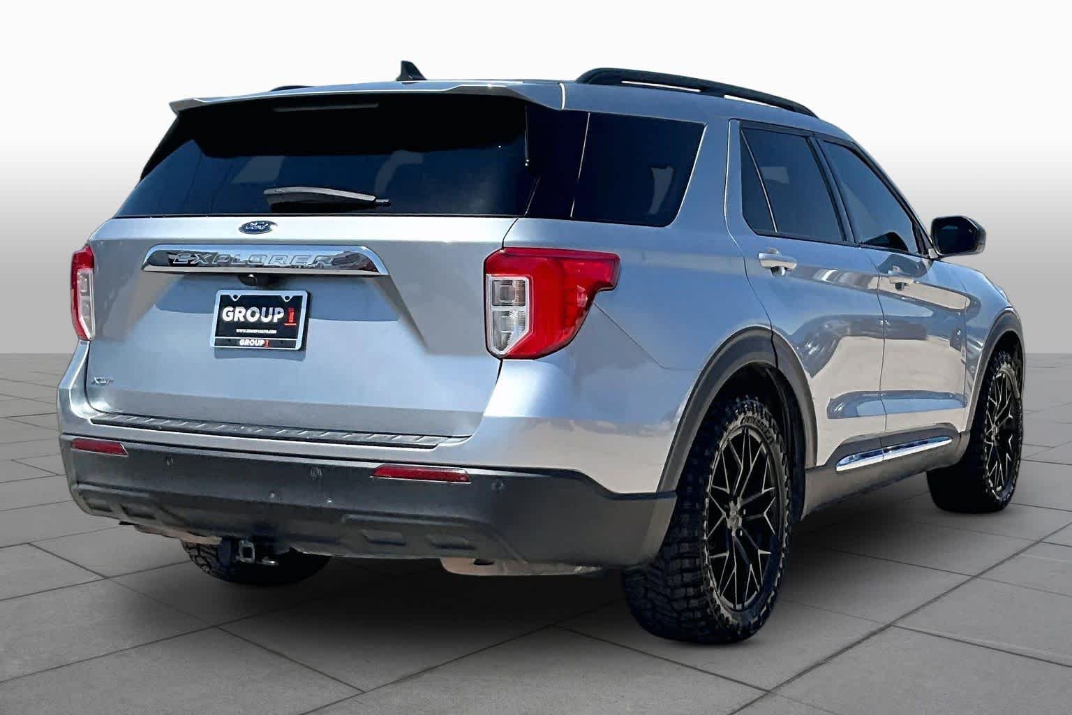 Used 2023 Iconic Silver Ford XLT image 12