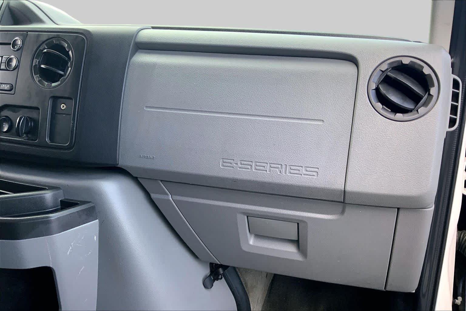 Used 2014 Oxford White Ford XLT image 18