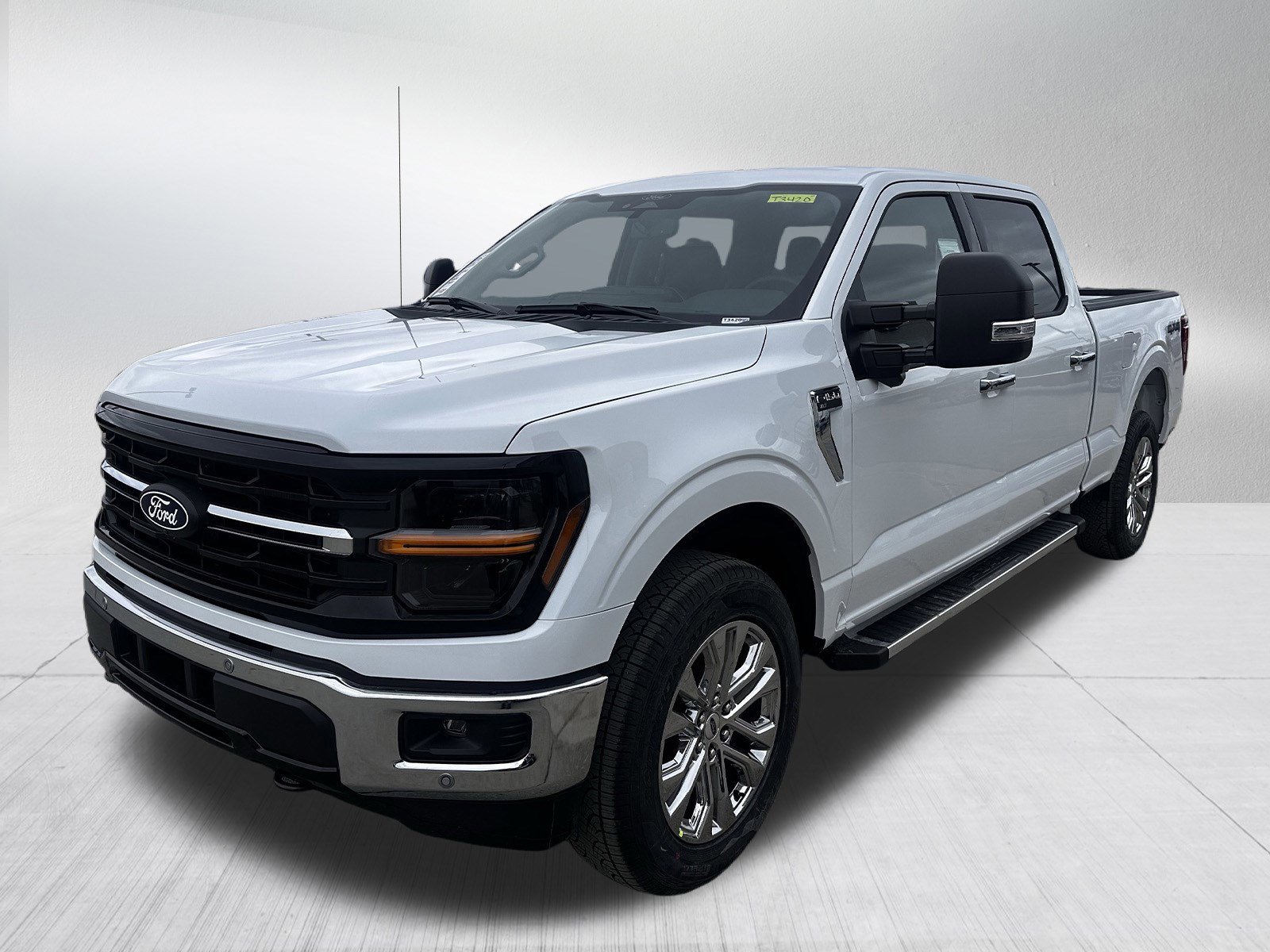 New 2026 Oxford White Ford XLT image 2