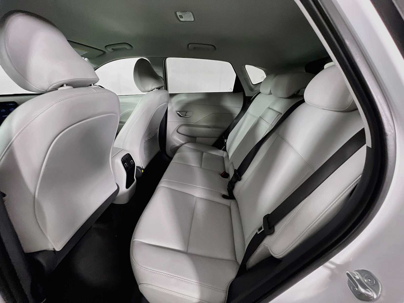 Used 2026 Atlas White Hyundai SEL Premium image 24