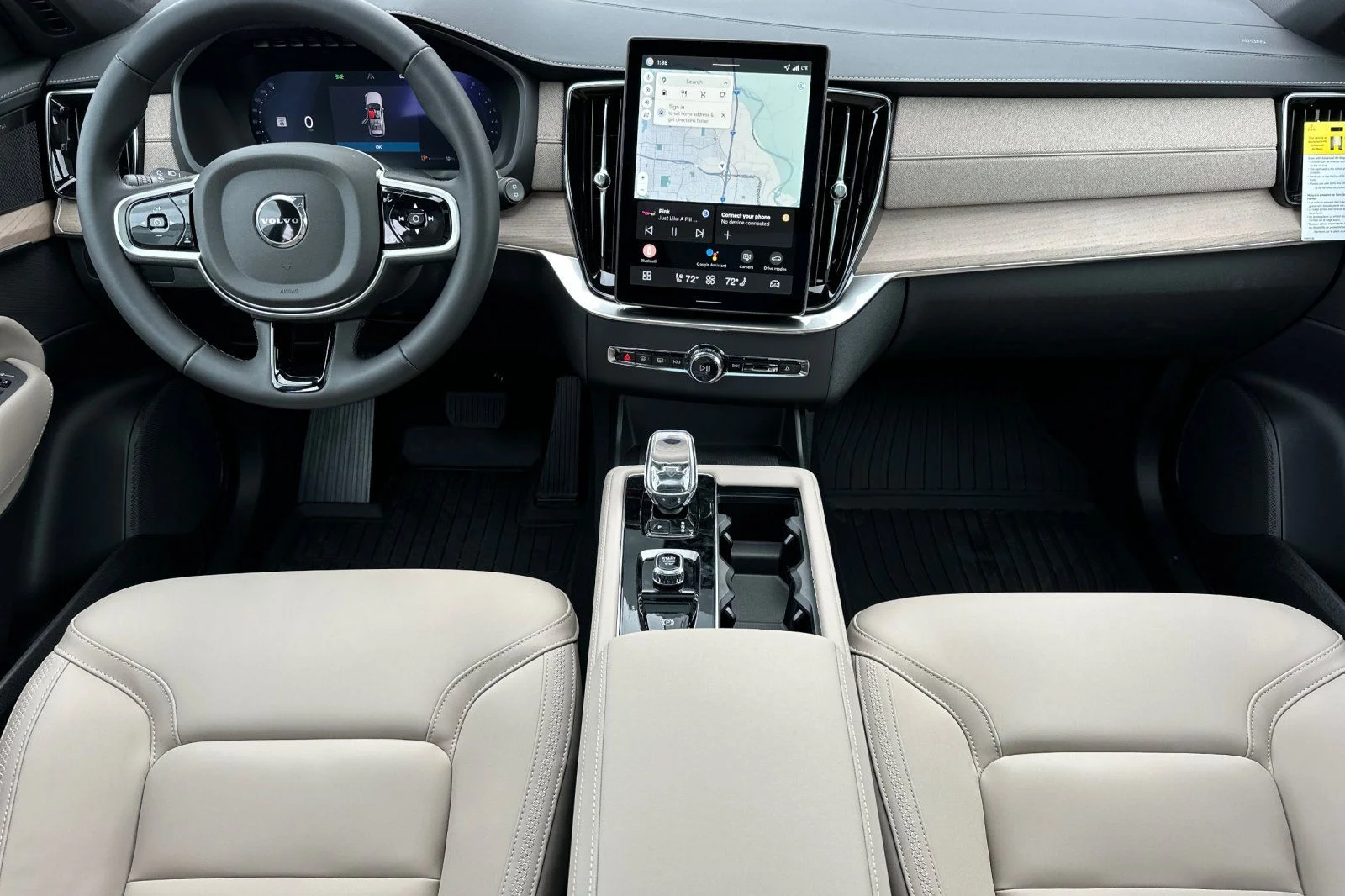 2026 Volvo XC90 Plus - Photo 12