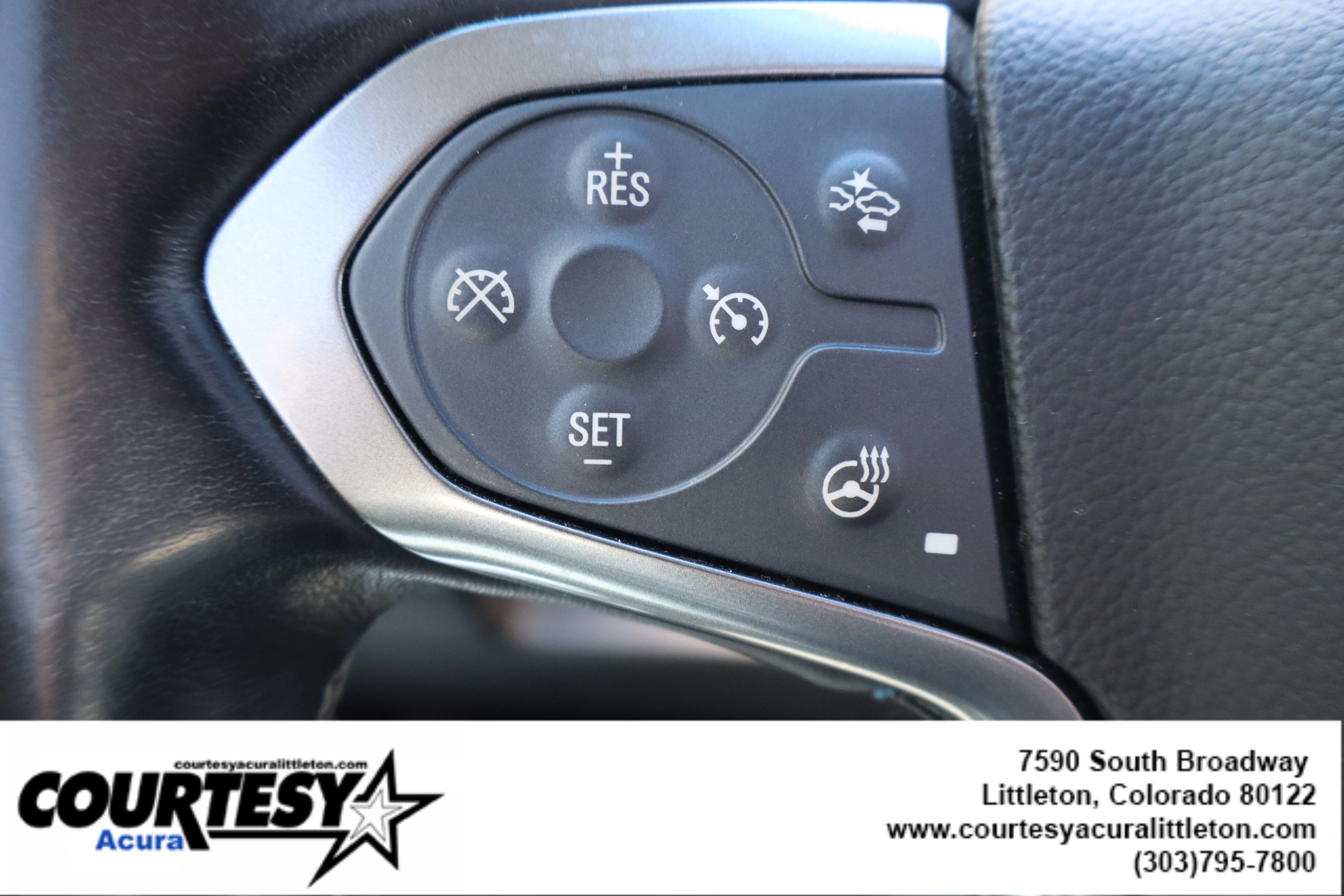 Used 2019 Silver Ice Metallic Chevrolet Premier image 11