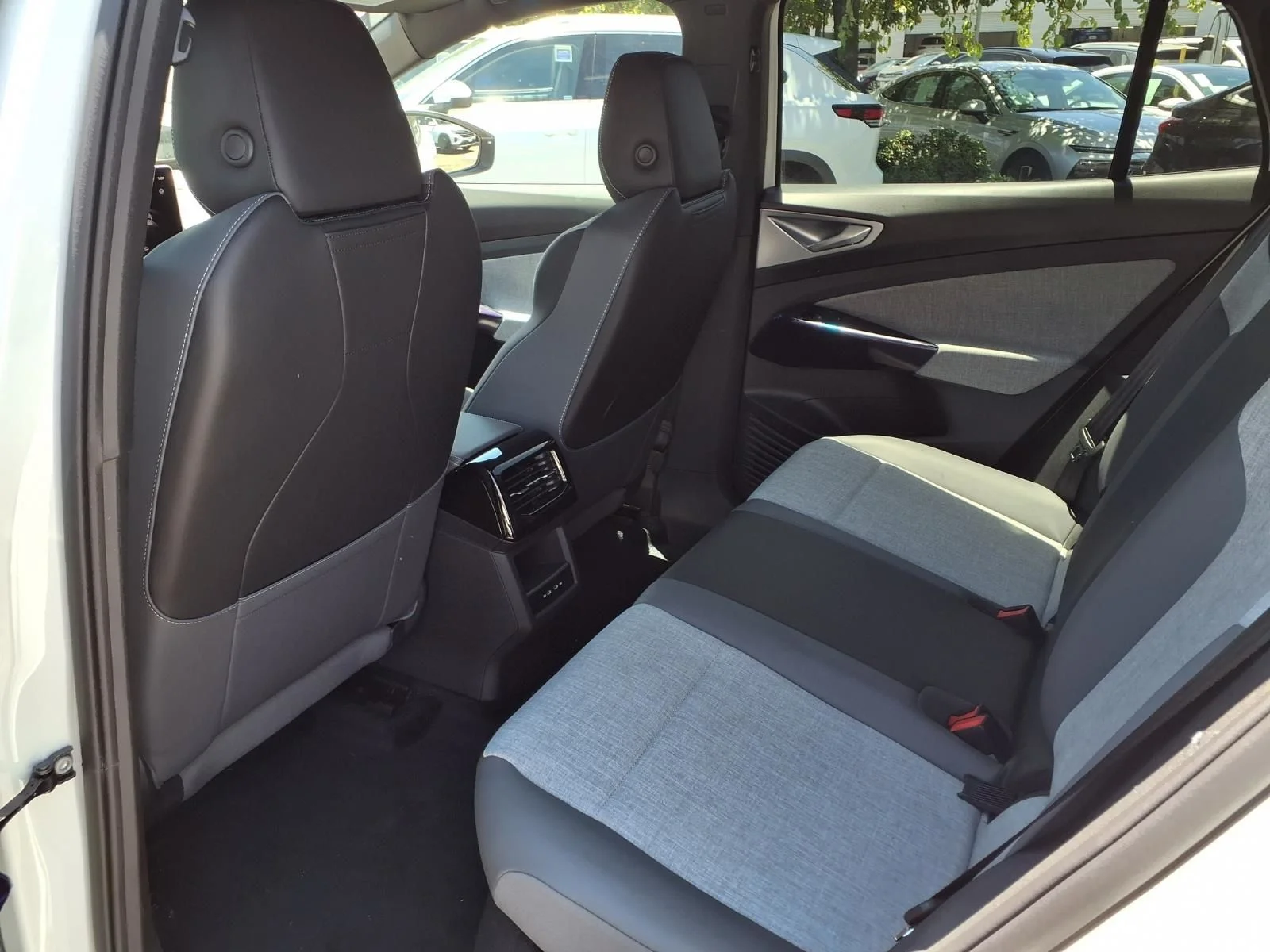 2026 Volkswagen ID.4 PRO - Photo 18