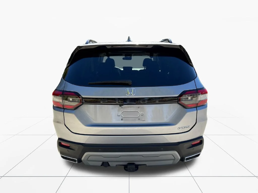 Used 2025 Lunar Silver Metallic Honda Touring image 7