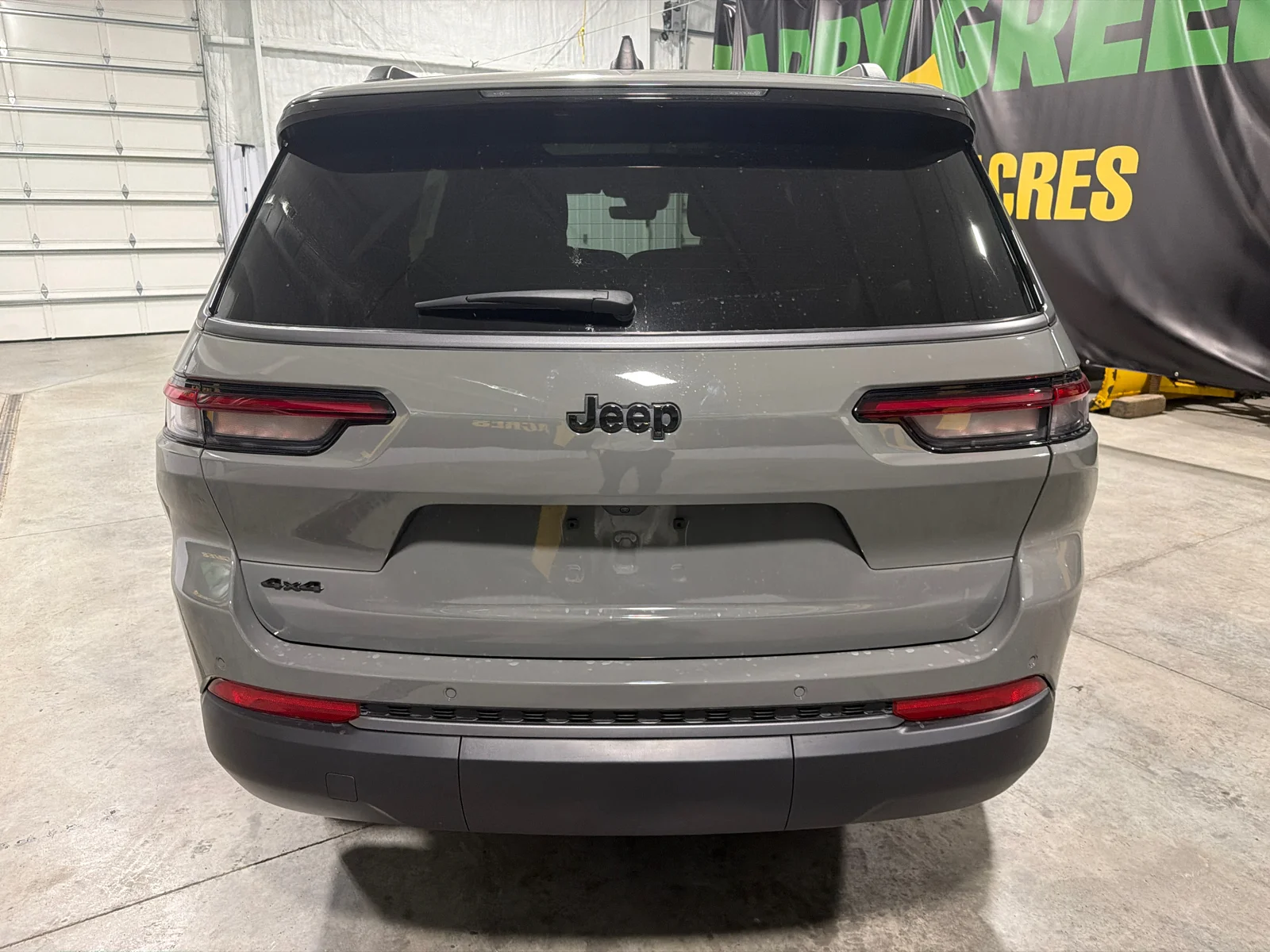 New 2027 Sting-Gray Clearcoat Jeep Limited image 7