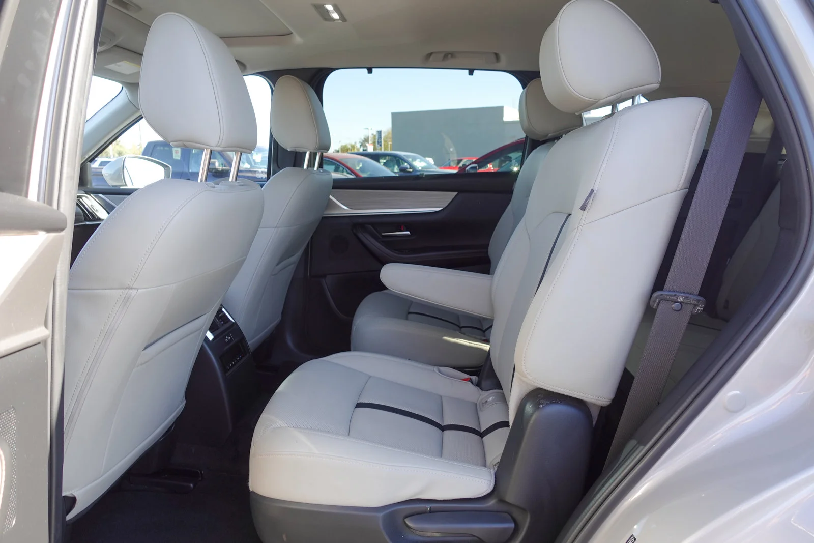 Certified Used 2024 Platinum Quartz Mazda Preferred image 14