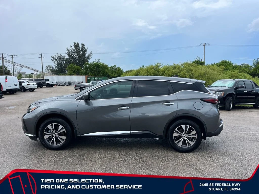 Used 2022 Gray Nissan S FWD image 4