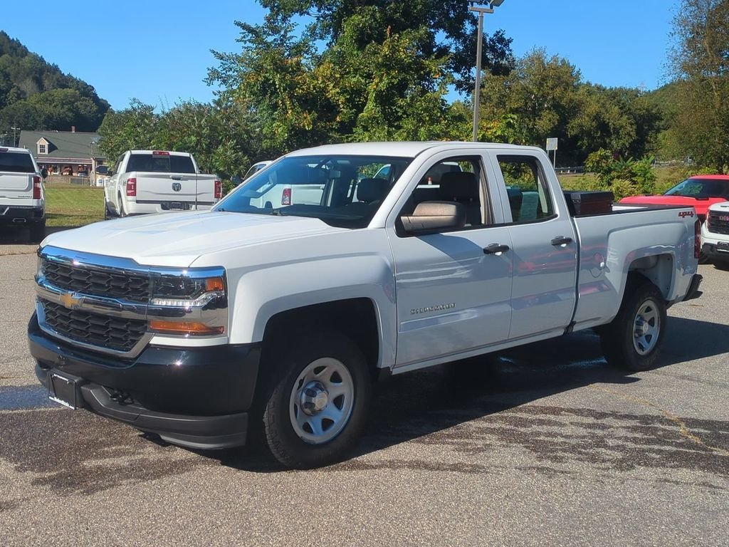 Used 2019 White Chevrolet WT image 8