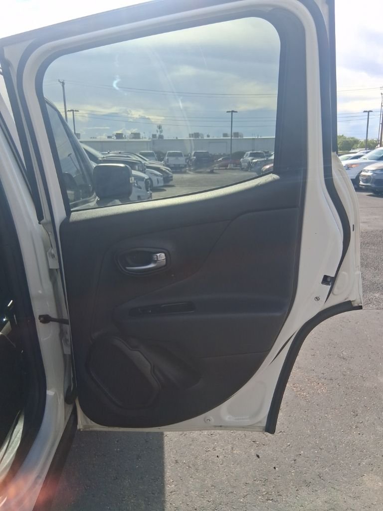 Used 2020 White Jeep Trailhawk image 13
