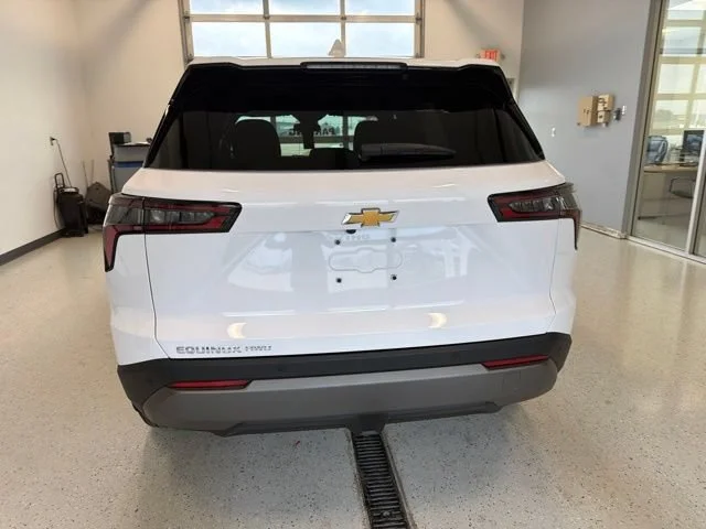 New 2027 Summit White Chevrolet LT image 7