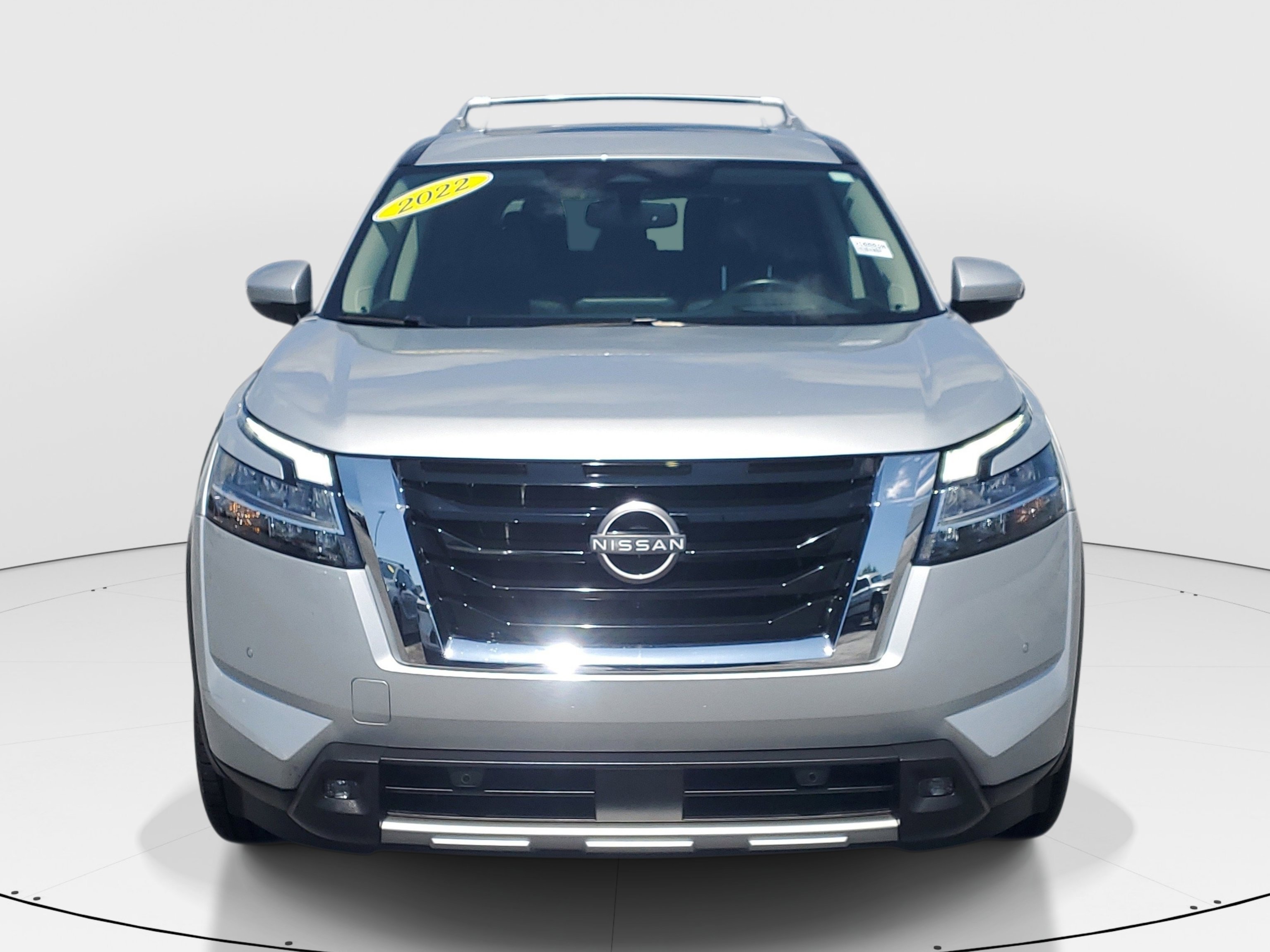 Used 2022 Brilliant Silver Metallic Nissan Platinum image 2