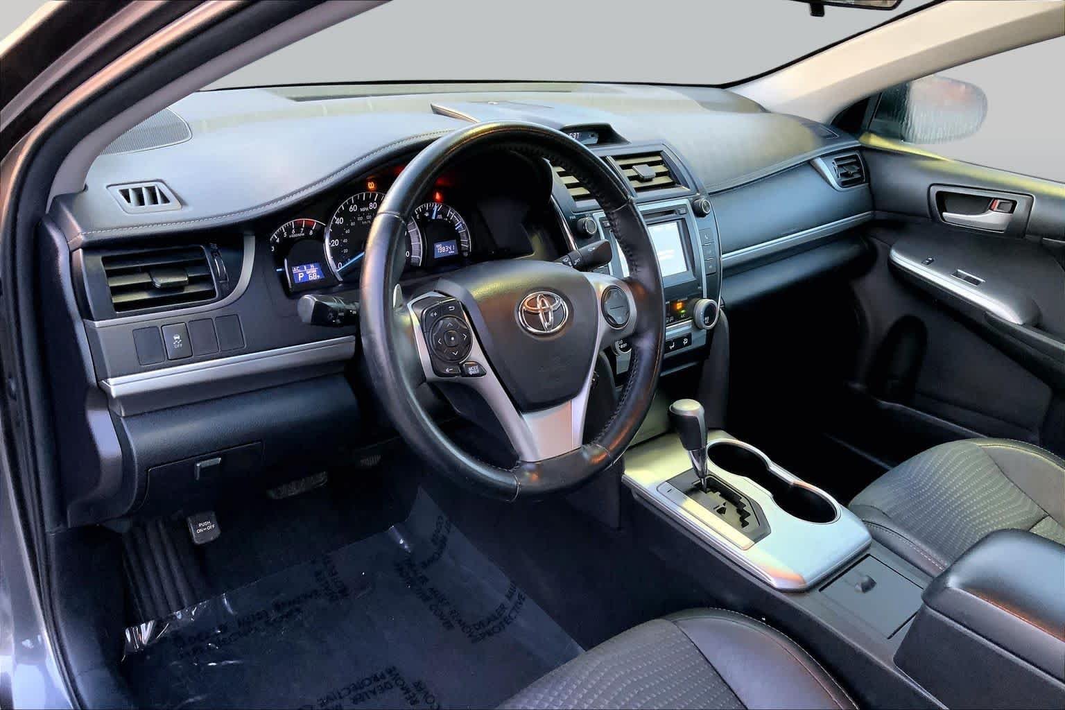 Used 2014 Magnetic Gray Metallic Toyota SE image 14
