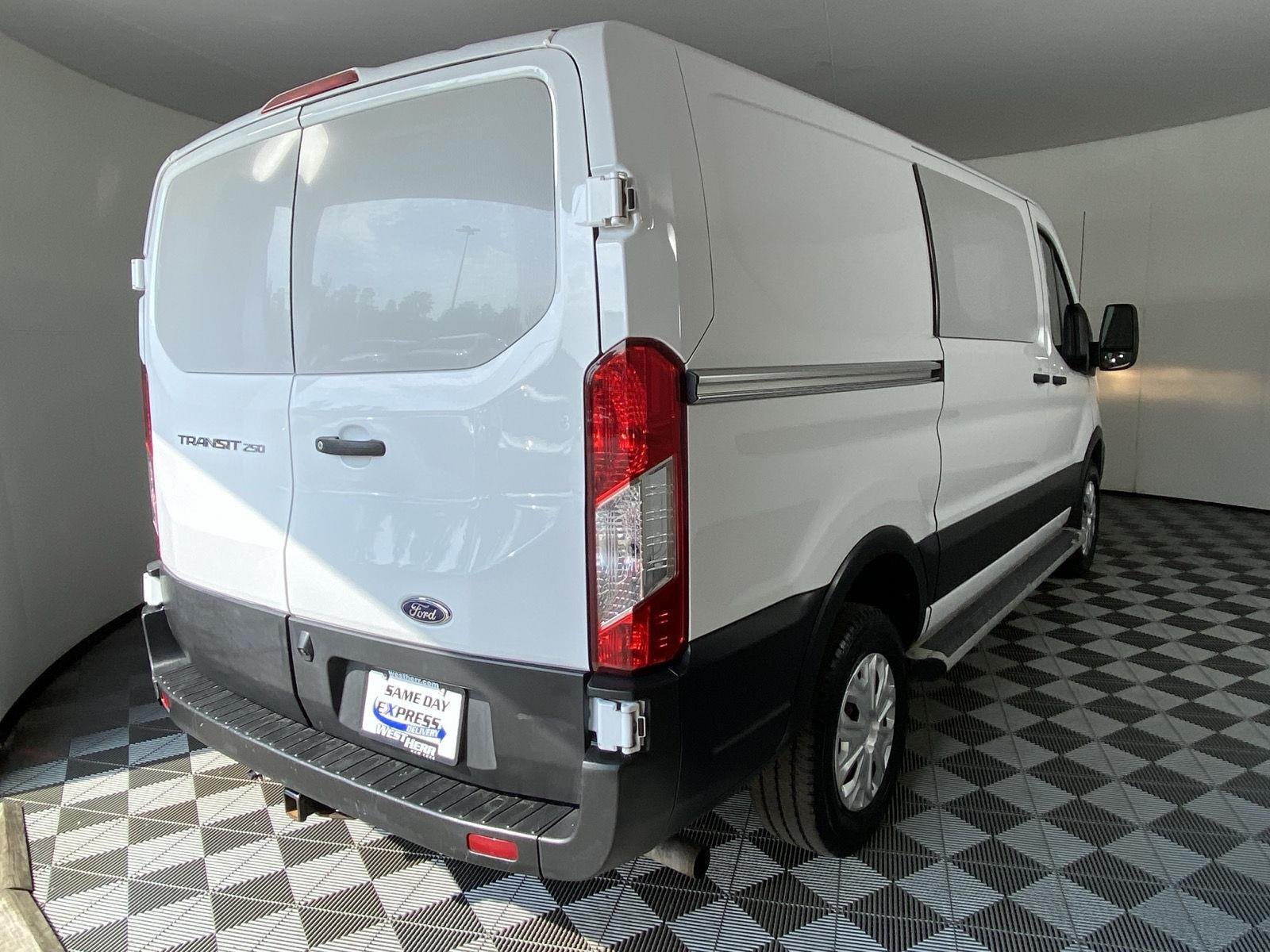 Used 2021 Oxford White Ford 250 image 5